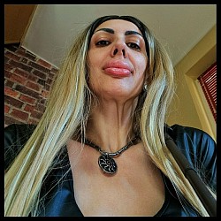 Blonde misrtress Adinna